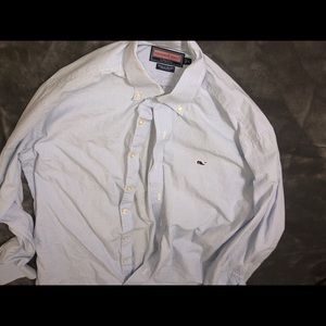 Men’s LS M Vineyard vines button down shirt.